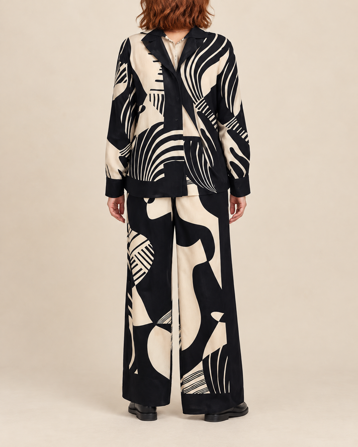 Octavie - Printed Shirt and Pants Set in black print, back view