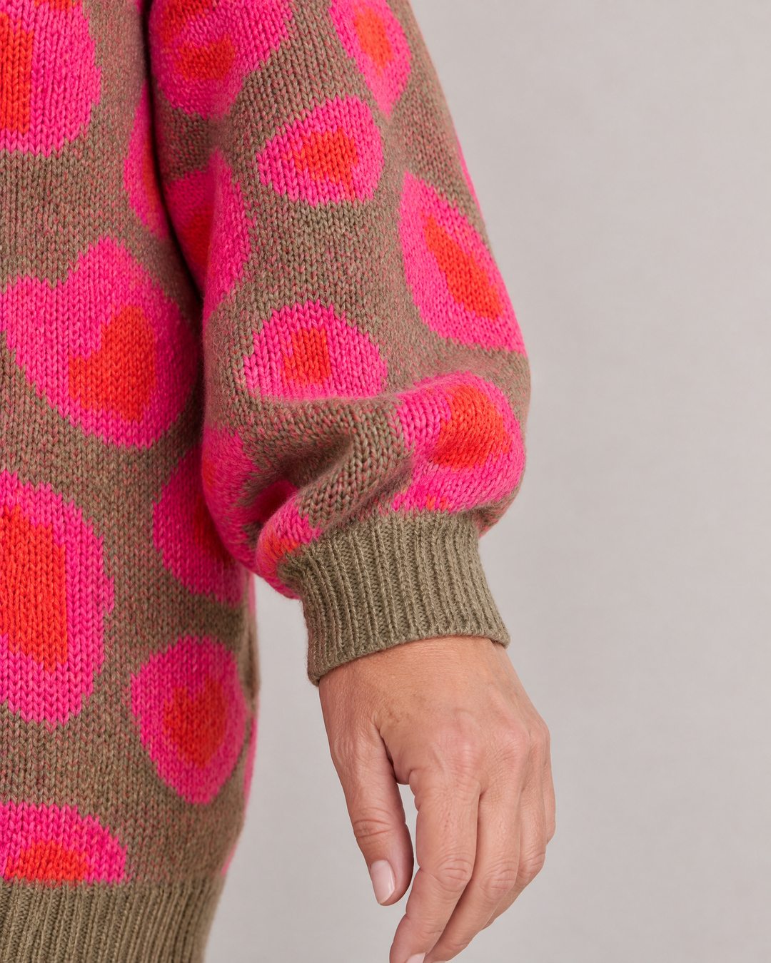 Paulette - Leopard V-Neck Sweater, knit detail