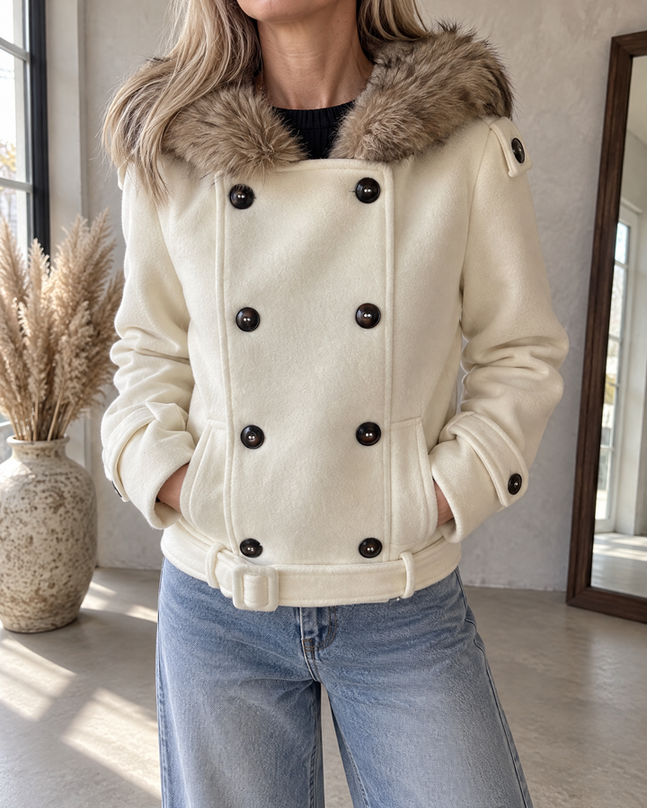 Laetitia - Cropped Double-Breasted Jacket in cream, detail of the fur-trimmed hood, the buttons and the hem belt