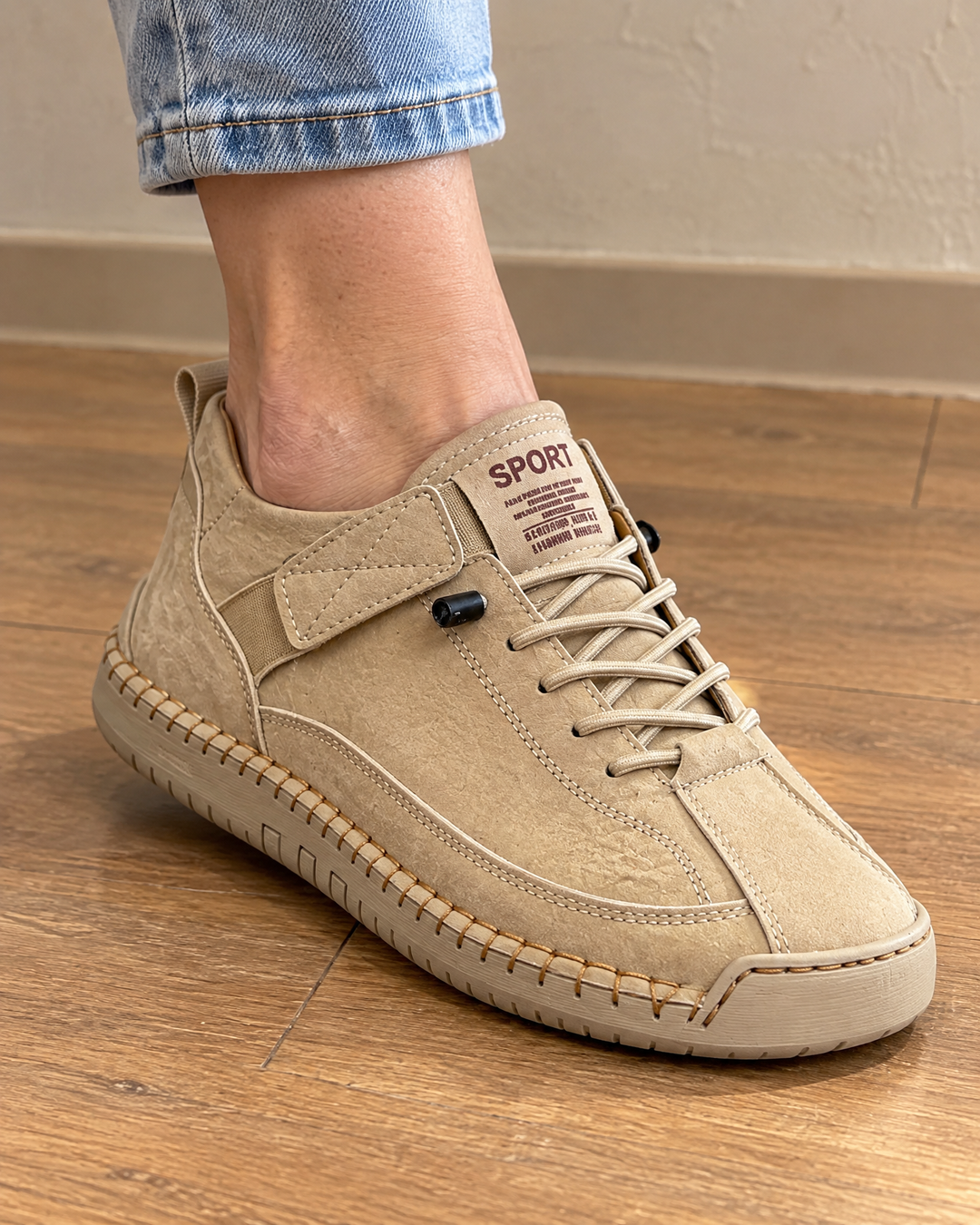Lison - Easy-On Stitched Sneakers in beige, detail of the stitching, the strap and the elastic laces